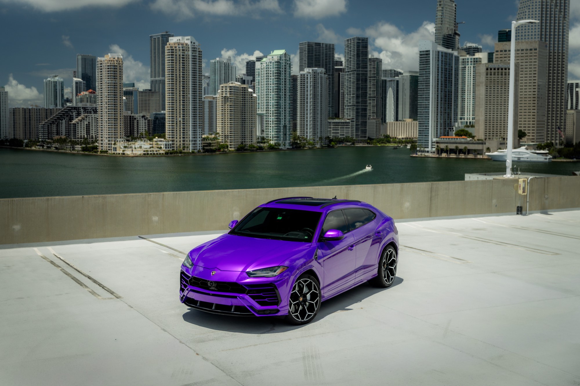 Lamborghini Urus — photo 1